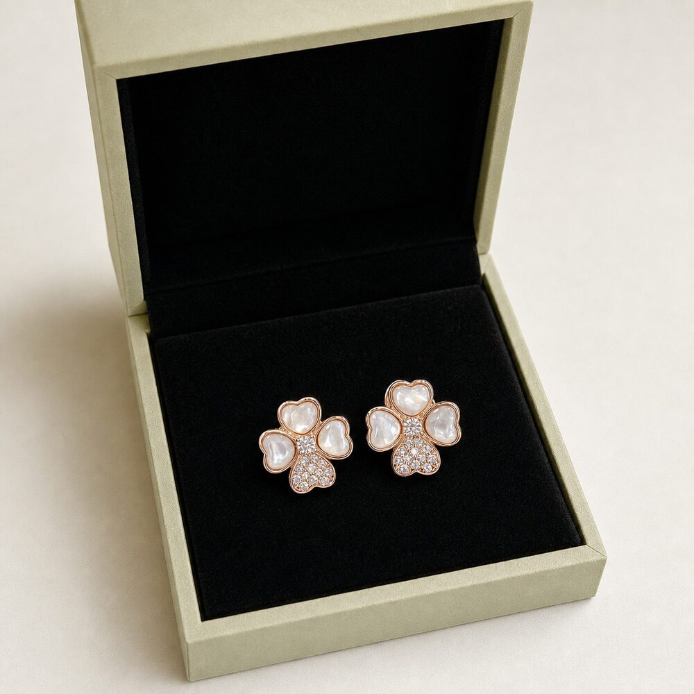Van Cleef & Arpels Elegant Signature Earrings Style 3 | New with Box - Picture 1 of 9